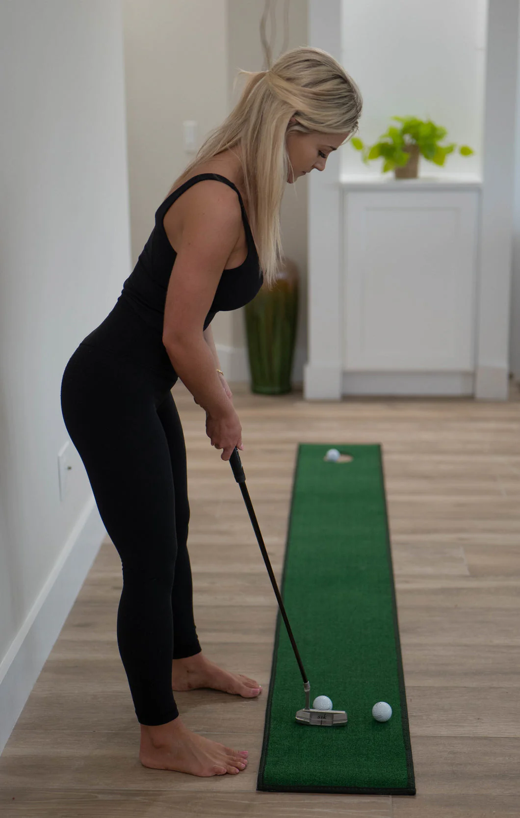 Home Putt - Portable Golf Putting Mat - Perfect Golf Training Aid to Practice your Golf Game Everywhere You Go - 1 Ft by 8 Ft Mini  Golf Putting Green - Image 5